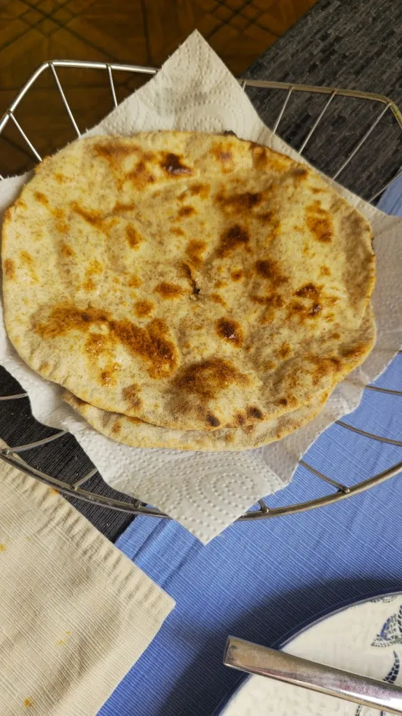 Sohail Gill_Indian Crown_Puerto de la Cruz_review