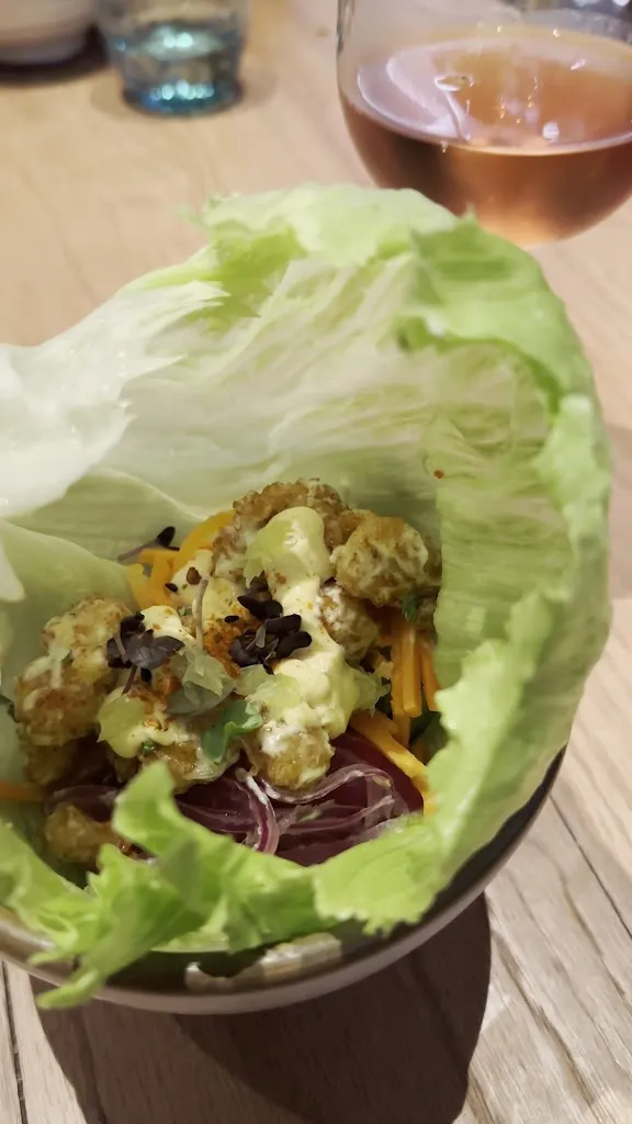 Mahshid Hadadi_Zumaque_Puerto de la Cruz_review