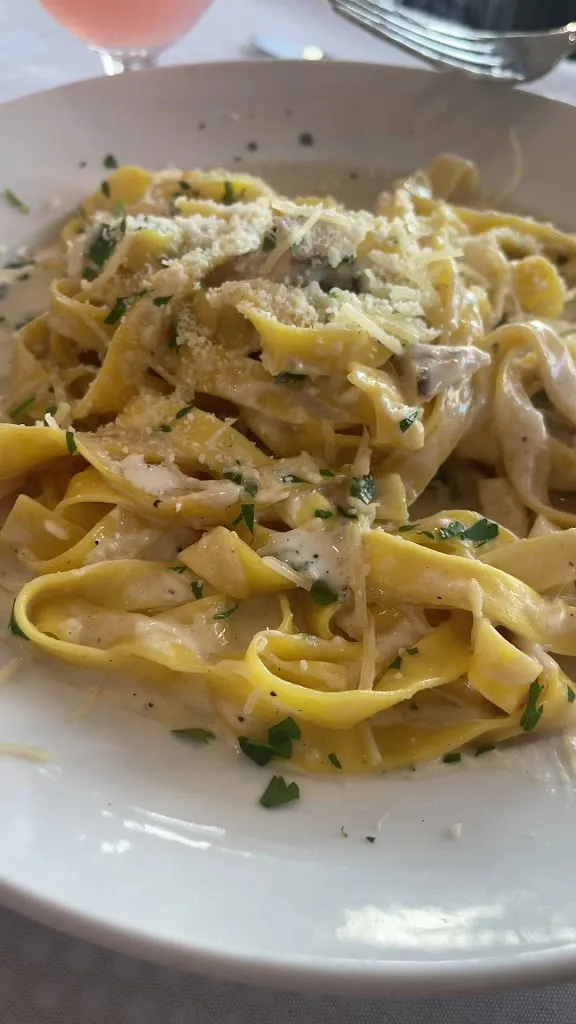 Madison “It's Ya Girl Mad” Baron_Carmelo's Italian Ristorante_Puntagorda_review