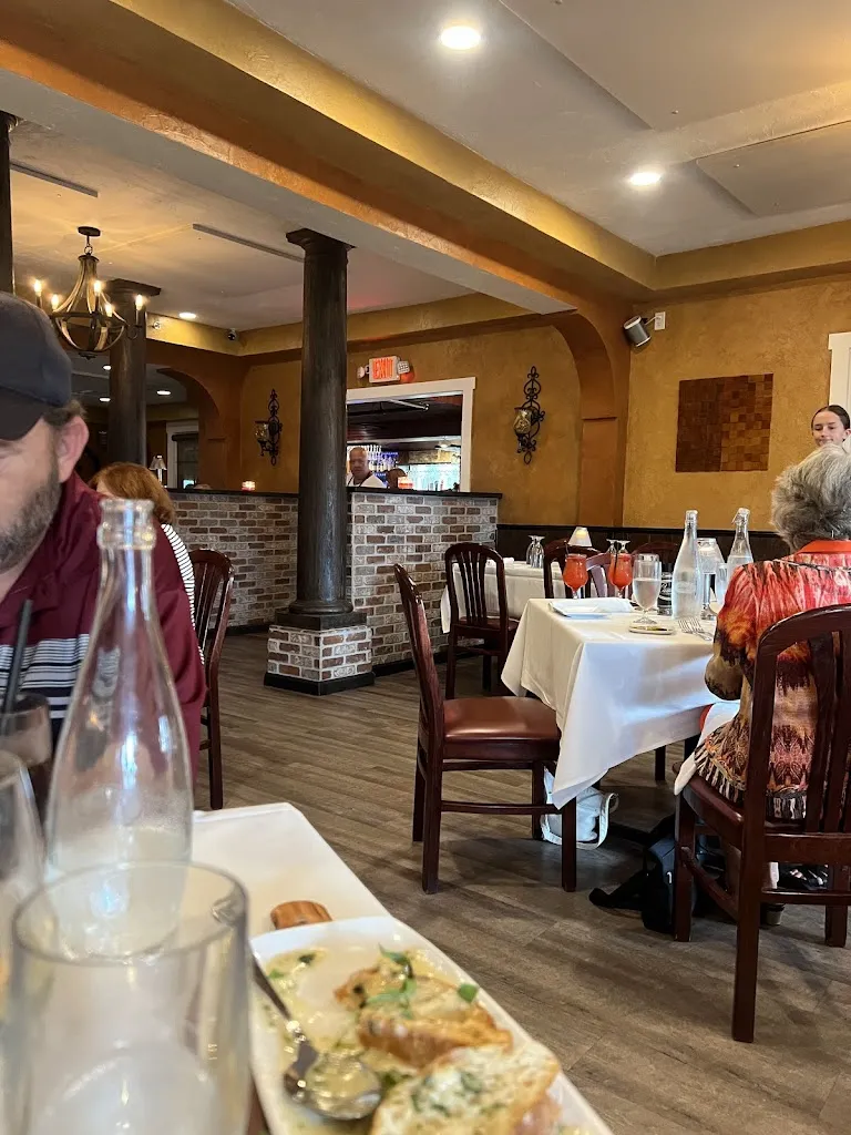 Carmelo's Italian Ristorante_Puntagorda_slider_image_3