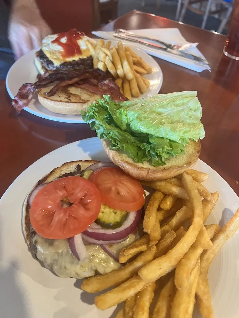 Jayme Dougherty_Burg'r Bar_Puntagorda_review