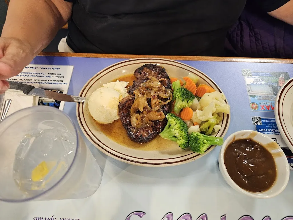 Debbie Aellig_Elena's Restaurant_Puntagorda_review