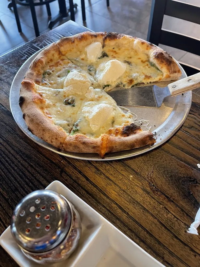 Brian Skelton_Downtown Gatorz Bar And Grill_Puntagorda_recensione