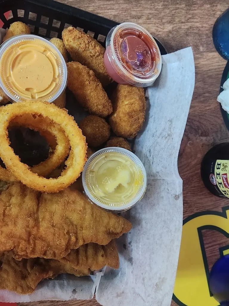 Downtown Gatorz Bar And Grill_Puntagorda_slider_image_2