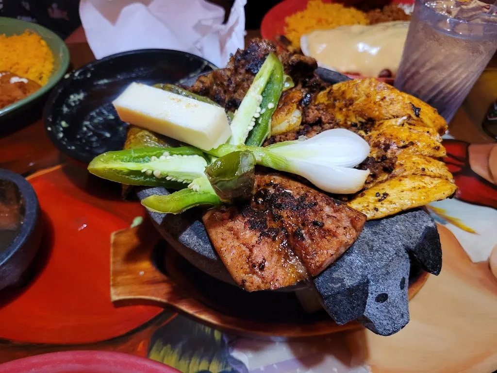 Gaston Parrotta_Los Mariachis Bar & Grill_Puntagorda_review