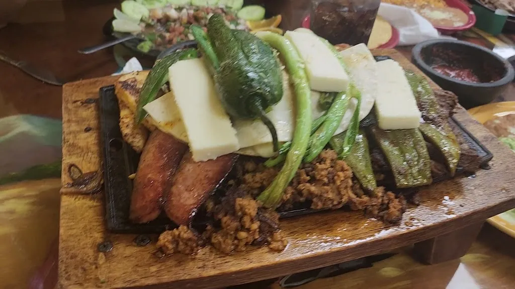 Los Mariachis Bar & Grill_Puntagorda_slider_image_2