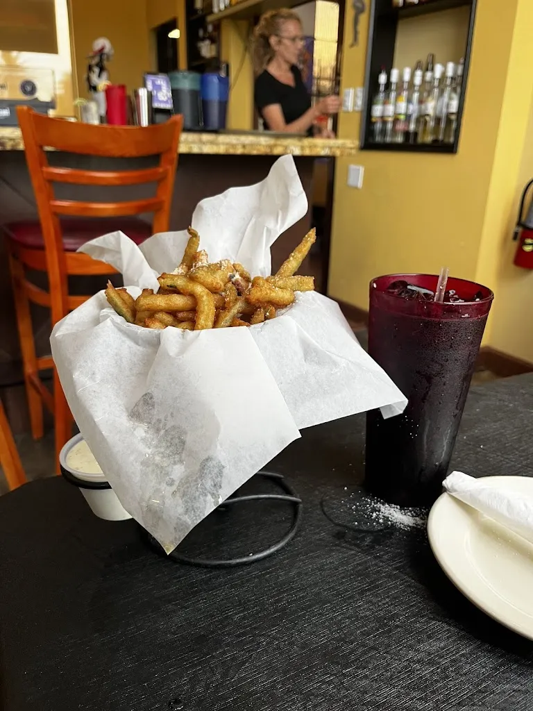 Stacey Blue_Monty's Restaurant & Pizzeria_Puntagorda_recensione