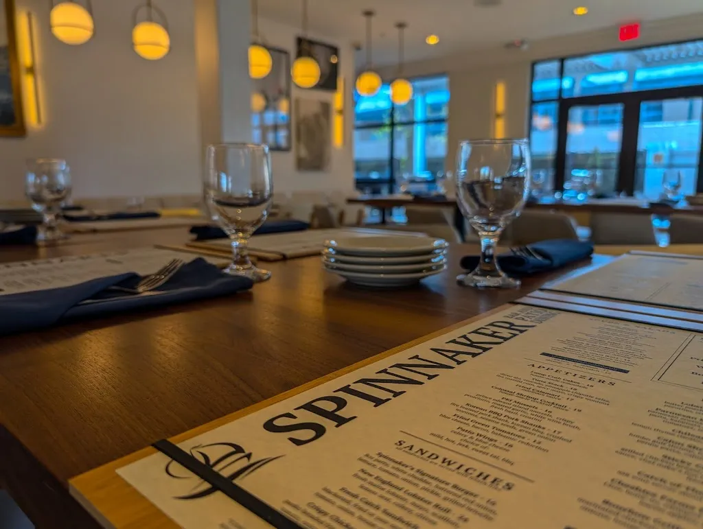 Spinnaker Bar and Patio Dining_Puntagorda_slider_image_3