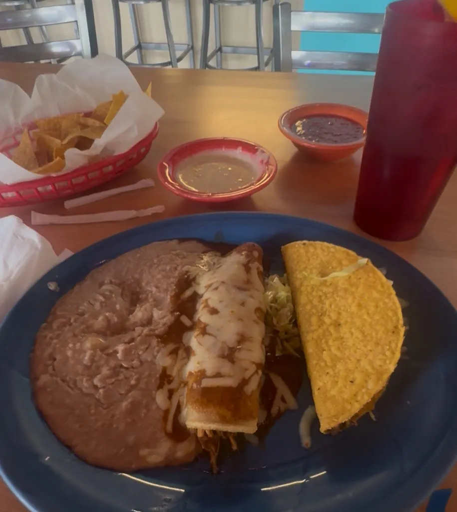 NoSleepSquad LLC_Isabel & Annabel's Mexican Restaurant_Puntagorda_review