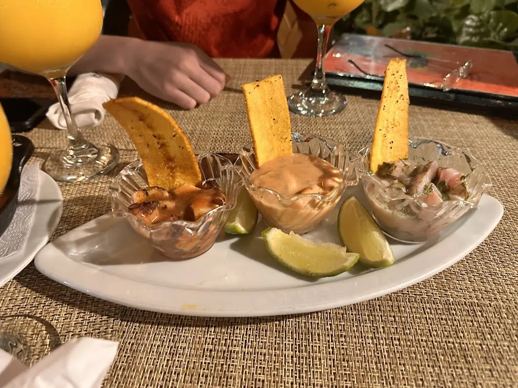 Cindy Lund Chow_The Islander_San Andrés y Sauces_review