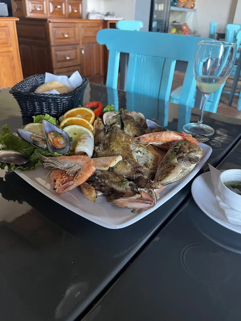 Josh Bennett_Restaurante Mesón del Mar_San Andrés y Sauces_review