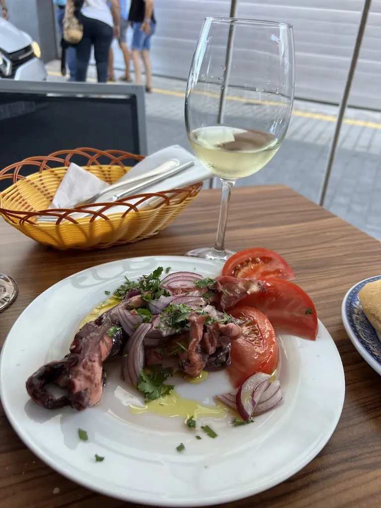 Aleksander Kitrish_Restaurante la Pandorga_San Andrés y Sauces_review