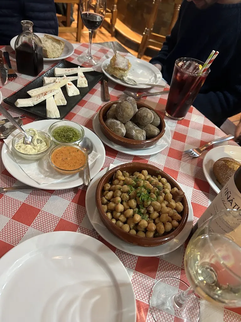 Laura B_Bodegón Viana_San Cristóbal de La Laguna_review