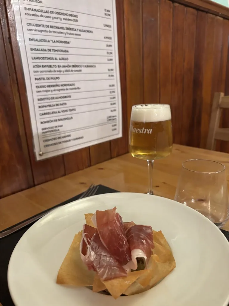 Atsuko N_The Ant_San Cristóbal de La Laguna_review