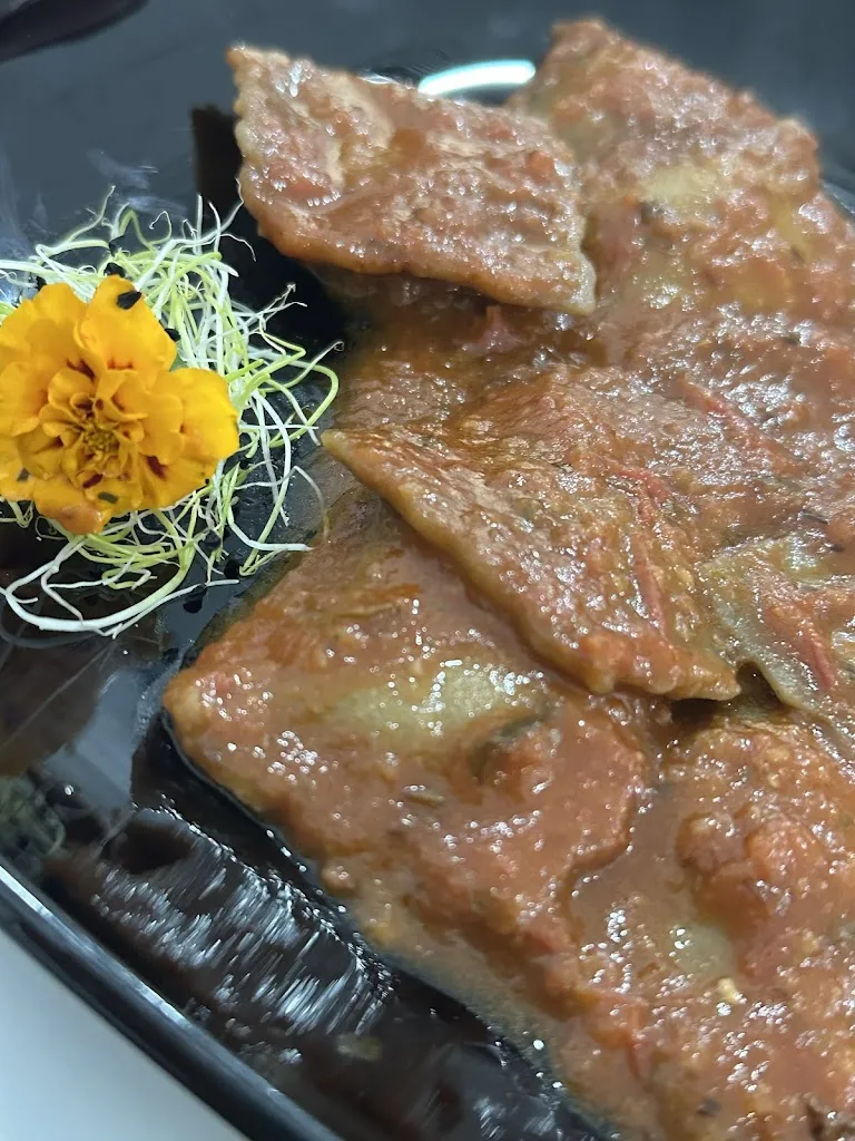 EJ Lazaro_Believer House_San Cristóbal de La Laguna_recensione