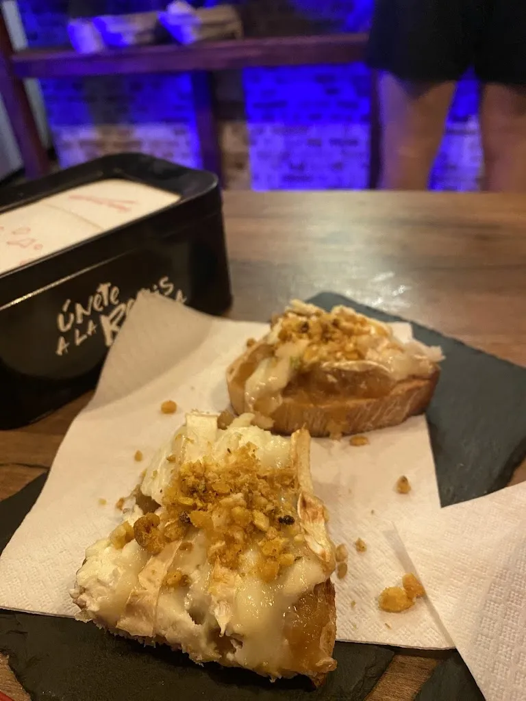 Dominika Nosková_La Oficina_San Cristóbal de La Laguna_review