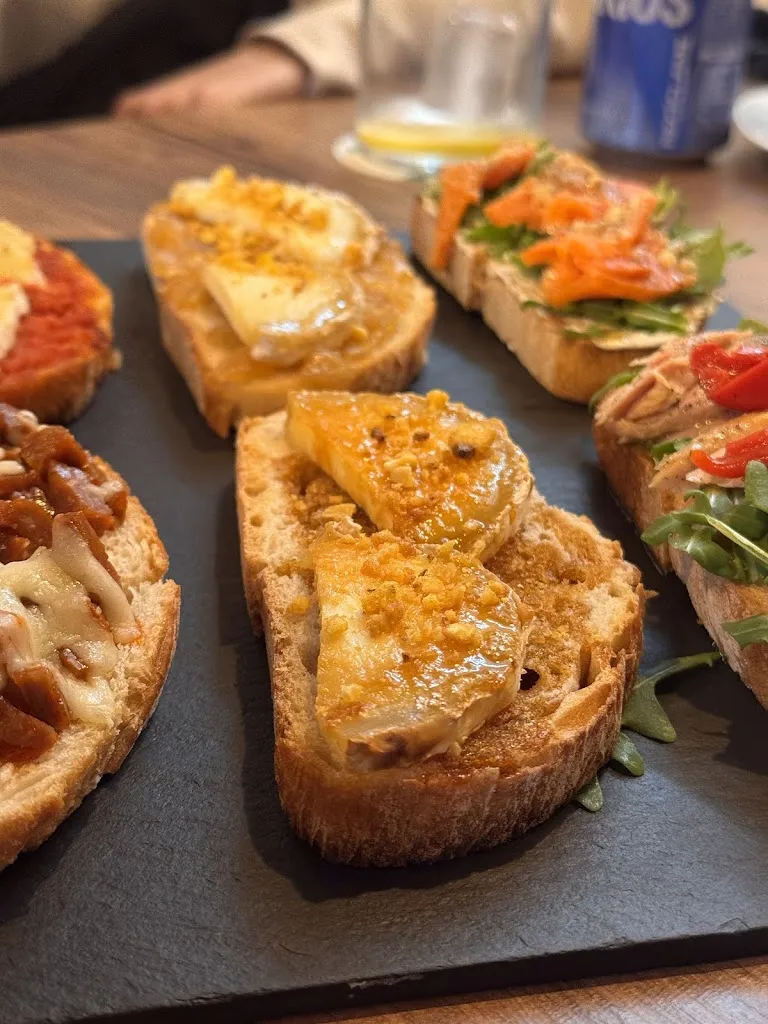 Leyla Lauti_La Oficina_San Cristóbal de La Laguna_review