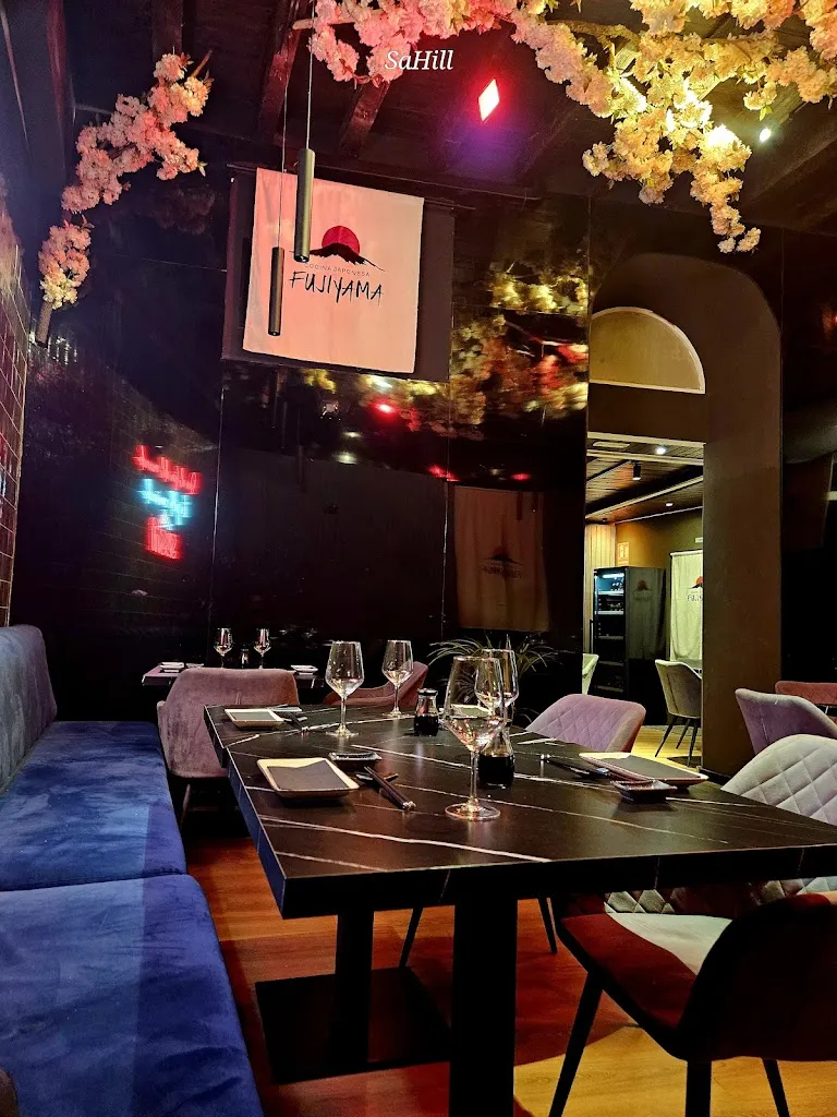 Fujiyama Japanese Restaurant La Laguna_San Cristóbal de La Laguna_slider_image_1