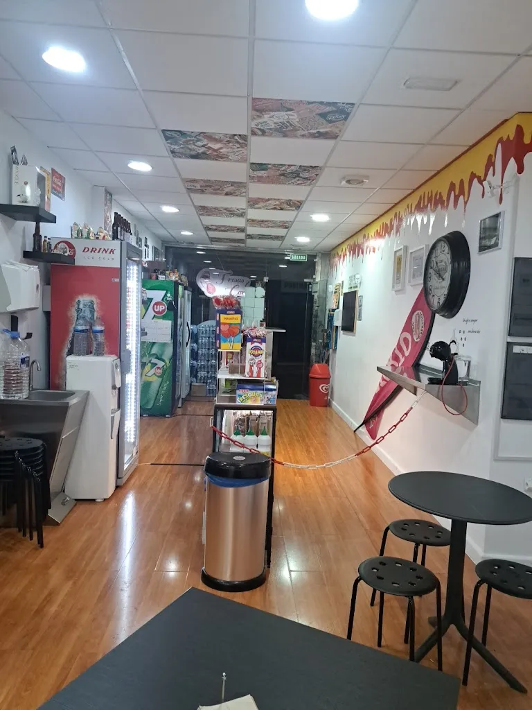 Perritos y eso! ® restaurant in San Cristóbal de La Laguna