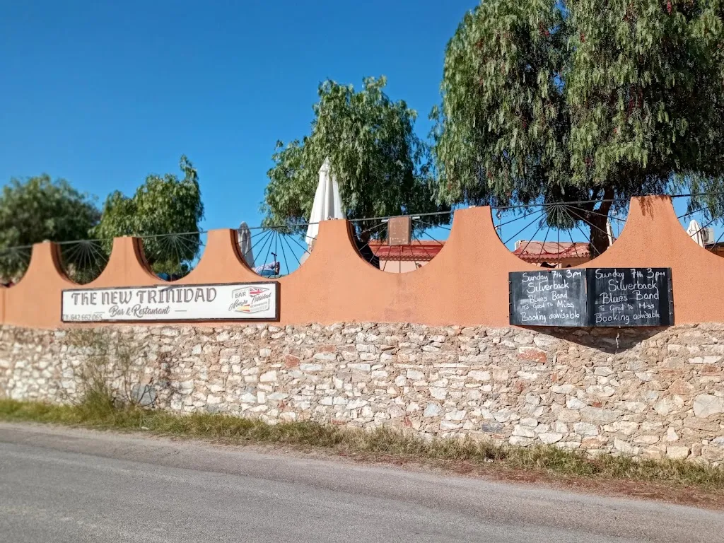 Quenton Munslow_Nuevo Trinidad_Arboleas_review