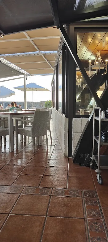 pedro woodez_Kiosko Montecarlo_Tazacorte_review