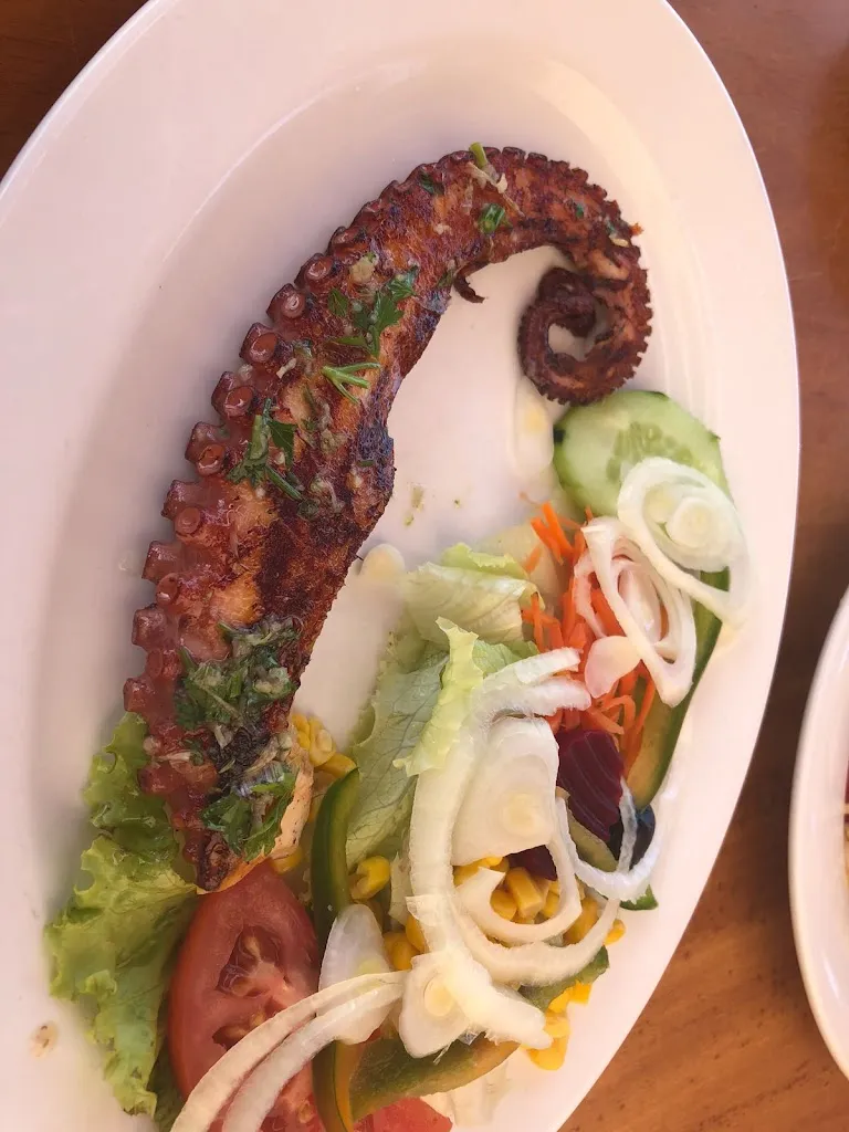 Forrest Campnell_Kiosco Teneguía_Tazacorte_review