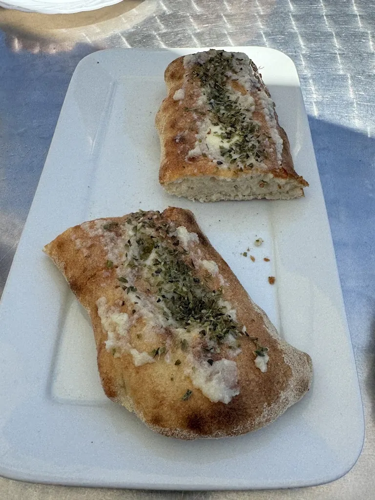 Marcus Woodbridge_Atipico & Italiano Cafe Wine Bar_Tazacorte_review