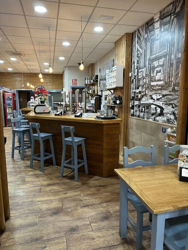 Cafeteria Cerveceria La Fabrica restaurant in Tegueste