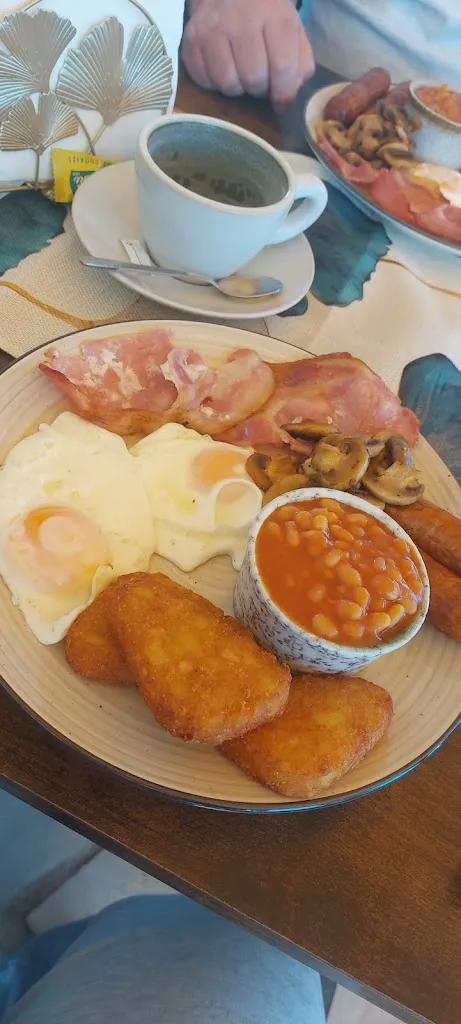 Sheena Robinson_La Fiesta_Arboleas_review