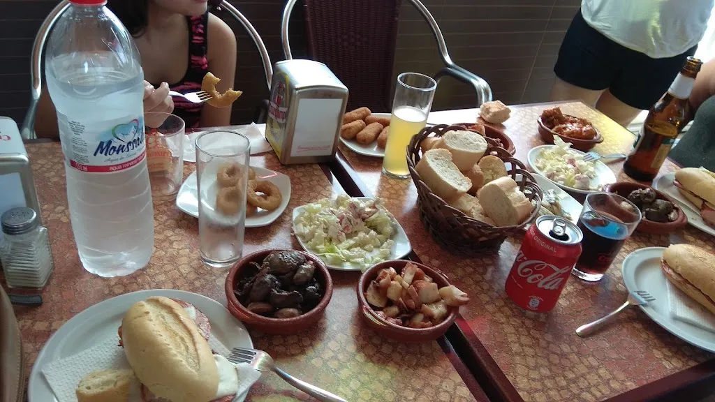 Menu_Bar Gasolinera Los Llanos_Arboleas_image_1