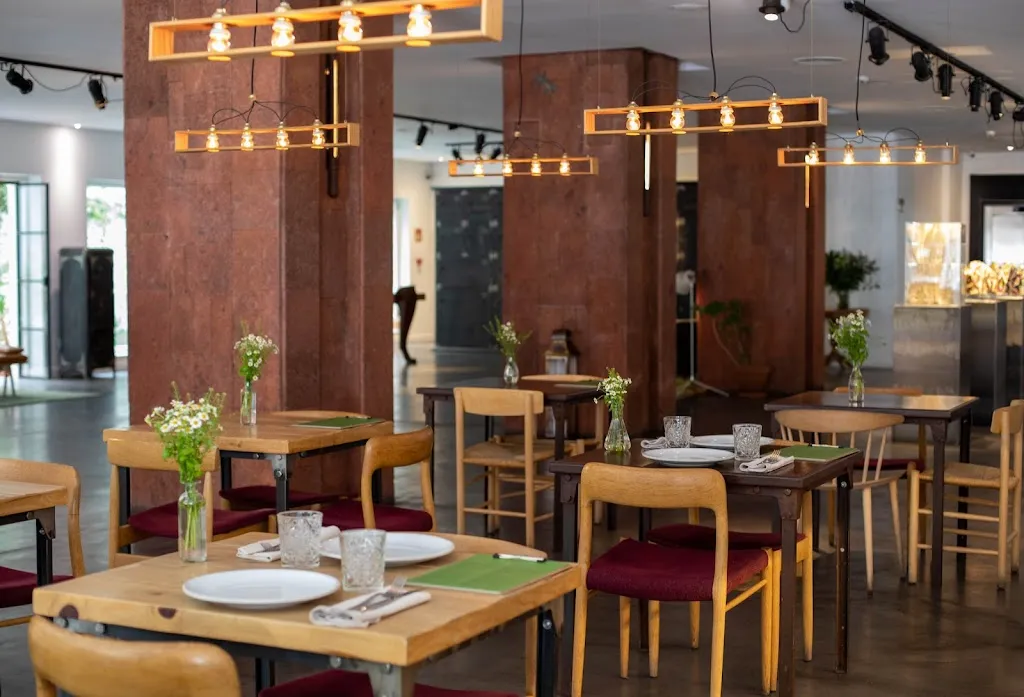 7 Kitchen & Bar_Valverde_slider_image_1