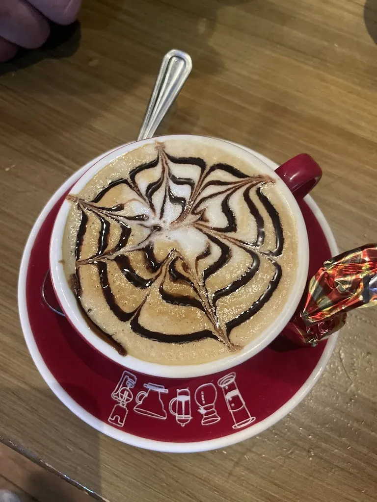 menchie aurelio_Cervecería Cafetería Valverde_Valverde_review