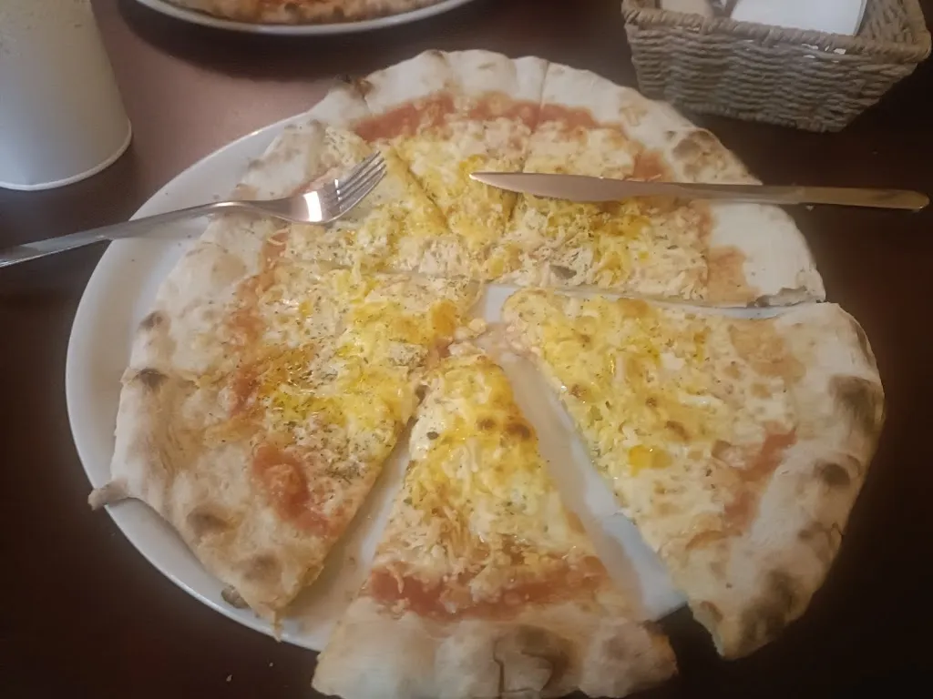Sam Knight_Pizzeria Eccola_Vilaflor_review