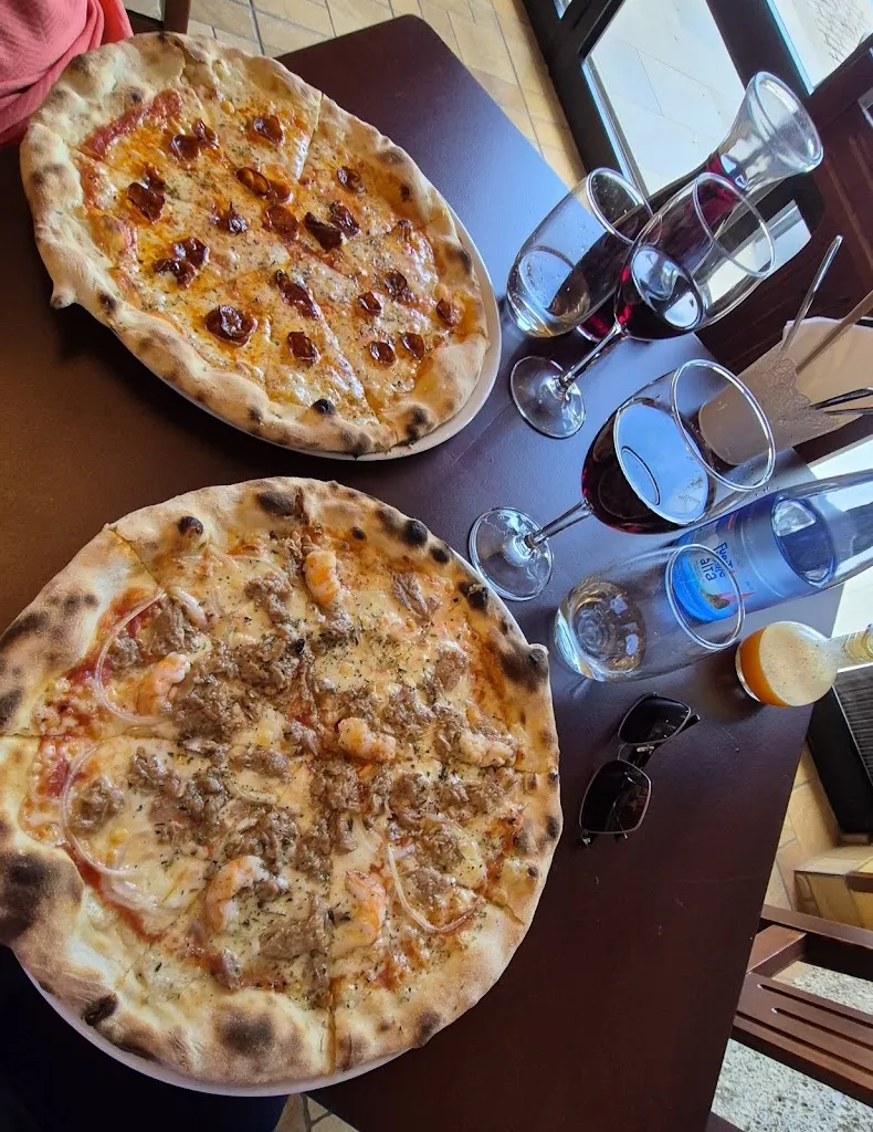 Caroline Kibii_Pizzeria Eccola_Vilaflor_review