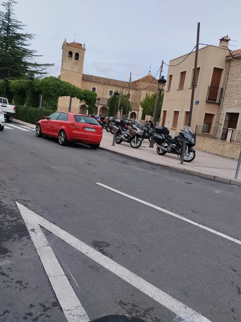 Cafe Luis Vinos y Tapas_Abades_slider_image_2