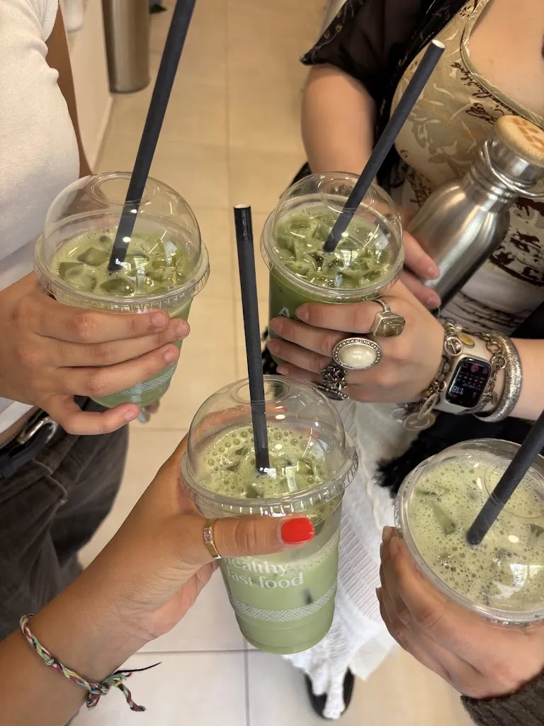 Sarai Cardenas_Açaí Concept Caffé Madrid_Vallehermoso_recensione