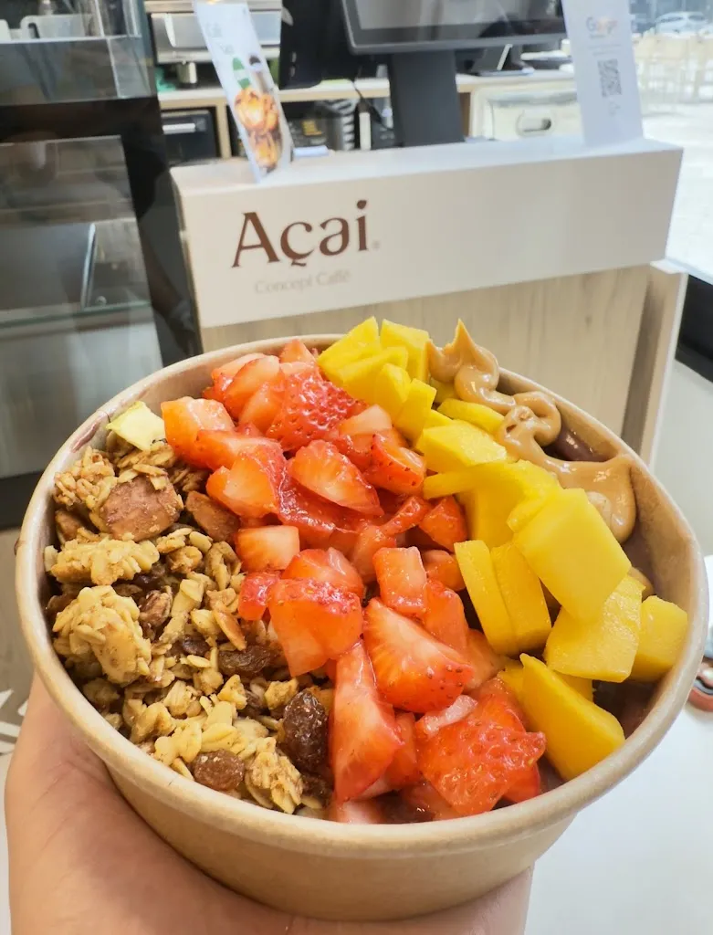 Lucas Ribeiro_Açaí Concept Caffé Madrid_Vallehermoso_recensione