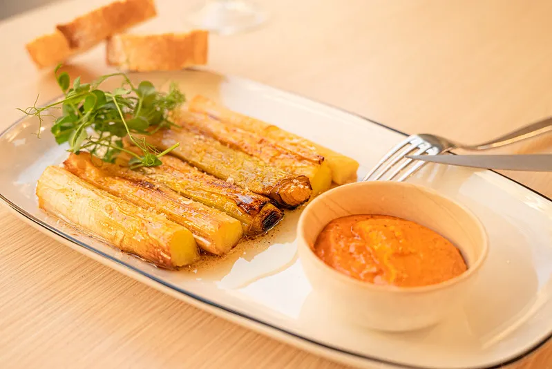 La Cantina de Sputnik Chamberí - Burger and Climb_Vallehermoso_slider_image_3