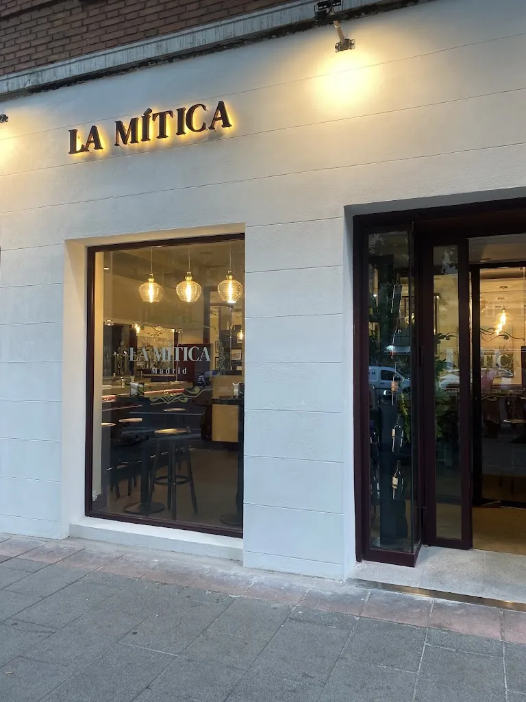 LA MÍTICA MADRID restaurant in Vallehermoso