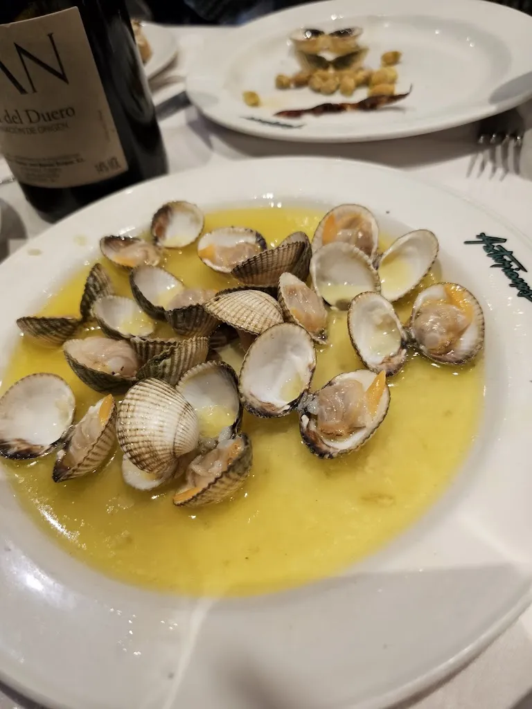 Lola Sh_Asturianos_Vallehermoso_review