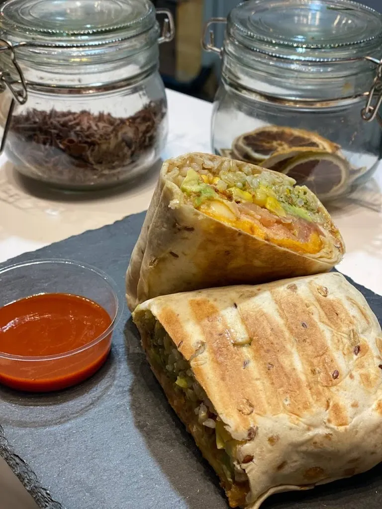 Liza Mavrodi_Poké Friendly_Vallehermoso_recensione