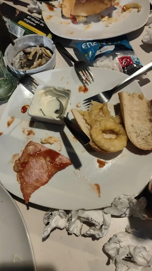 Pedro Miralles_La Esquina del 98_Vallehermoso_review