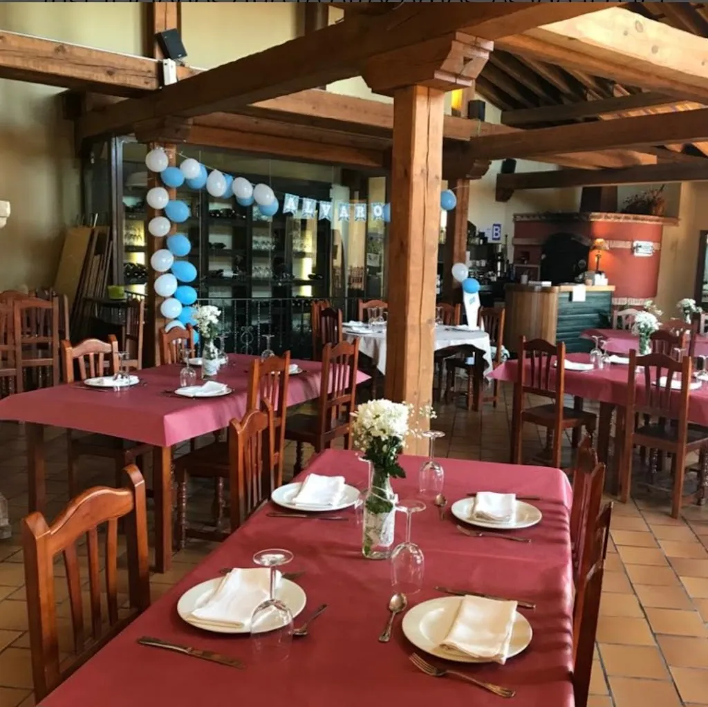 Asador El Alcaudón restaurant in Aldealengua de Santa María