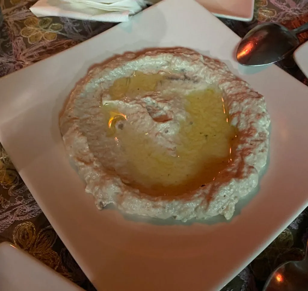 Adam Mougharbel_Tuma_Aldealengua de Santa María_review