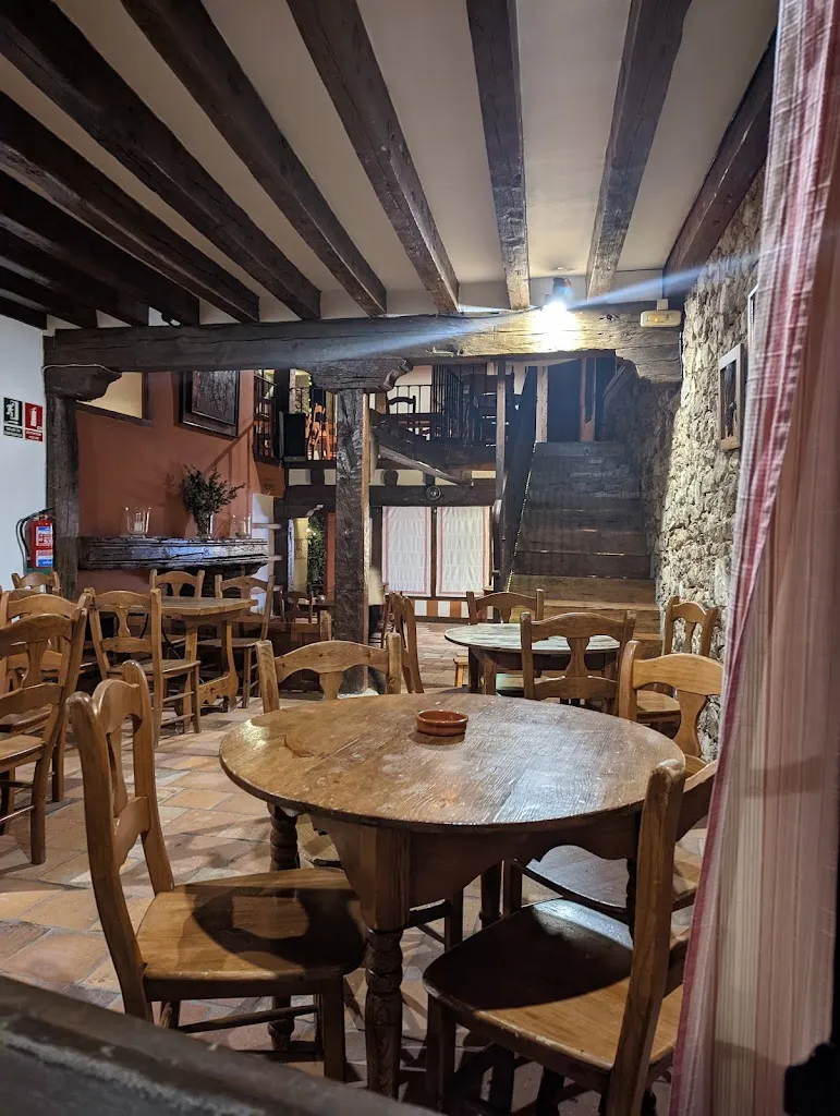 Bobo Moon_La Calesa_Aldealengua de Pedraza_review