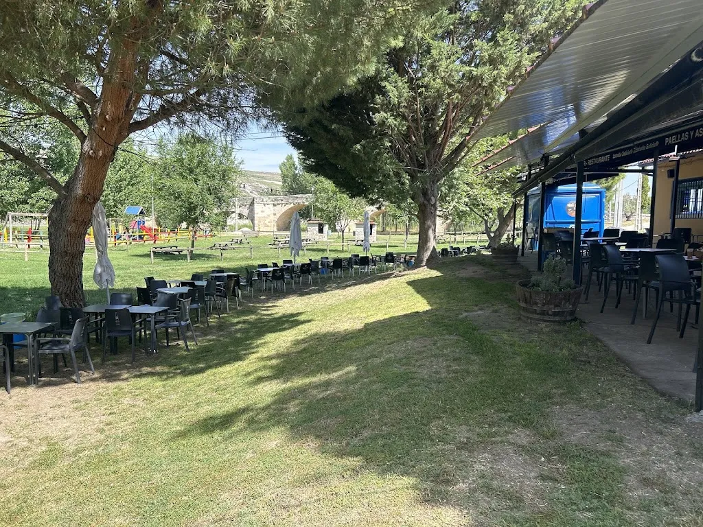 El Chiringuito de Rufino_Aldeasoña_slider_image_3