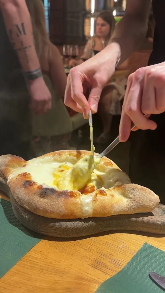 Chanya Phanitchawan_Kinza_Bernardos_review