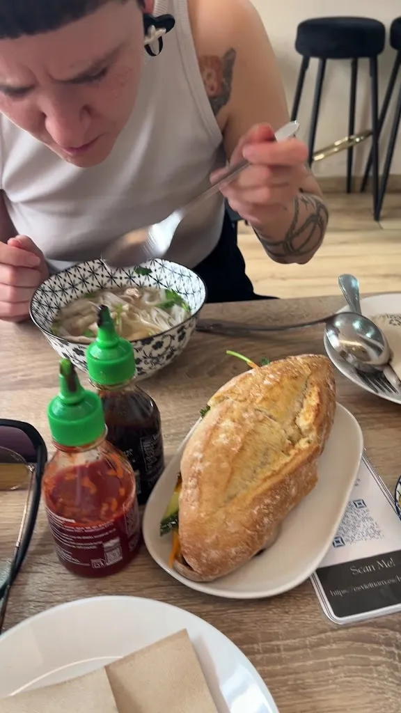 BE BANH MI - ES VIETNAM_Bernardos_slider_image_2