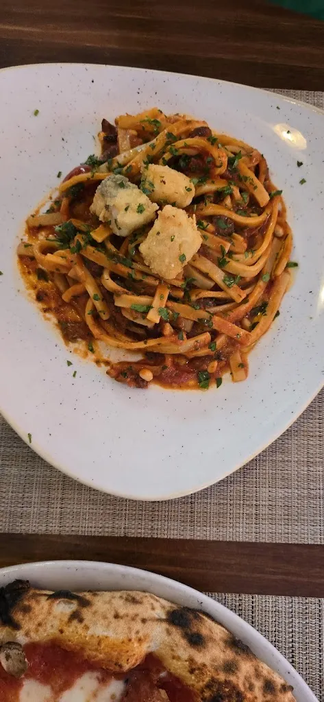 Alexandru Chr_Luna Rossa_Bernardos_review