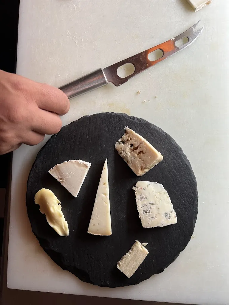 Martin Rosberg_LA CARBONERA - QUESOS, VINOS Y BUENA COMIDA_Bernardos_review